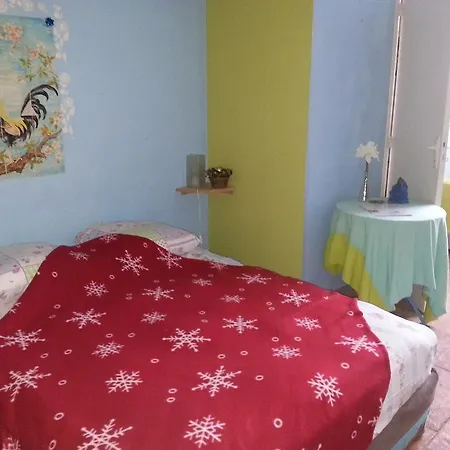 Maison D'hotes Douce France Bed and Breakfast Comps (Gard)