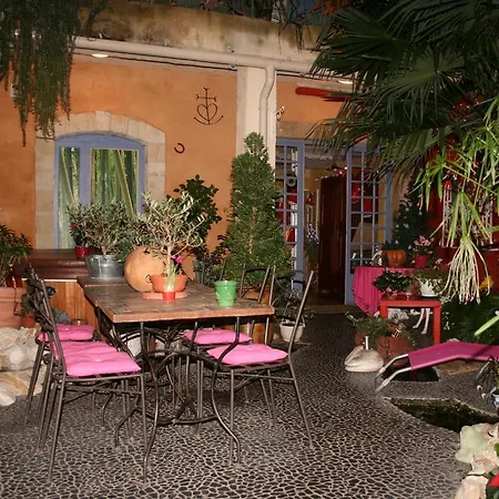 Maison D'hotes Douce France Comps (Gard)