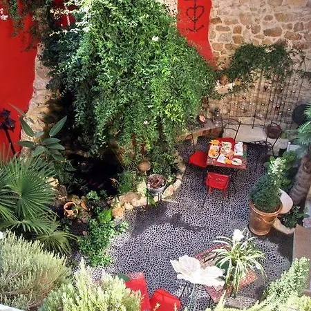 Maison D'hotes Douce France * Comps (Gard)