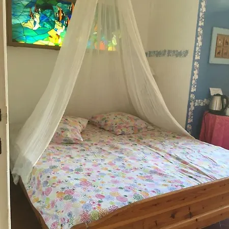 Maison D'hotes Douce France Bed and Breakfast *
